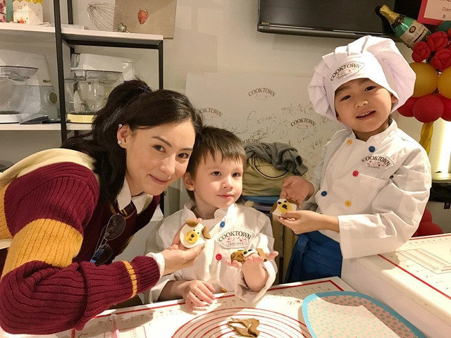 Bên trong biệt phủ lộng lẫy của sao Hoa ngữ: Chẳng có gì, chỉ có giàu!