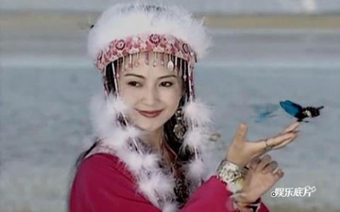 Hai nàng Cách Cách “đình đám” một thời bị Tiêu Kiếm cạch mặt sau tang lễ của Hàm Hương
