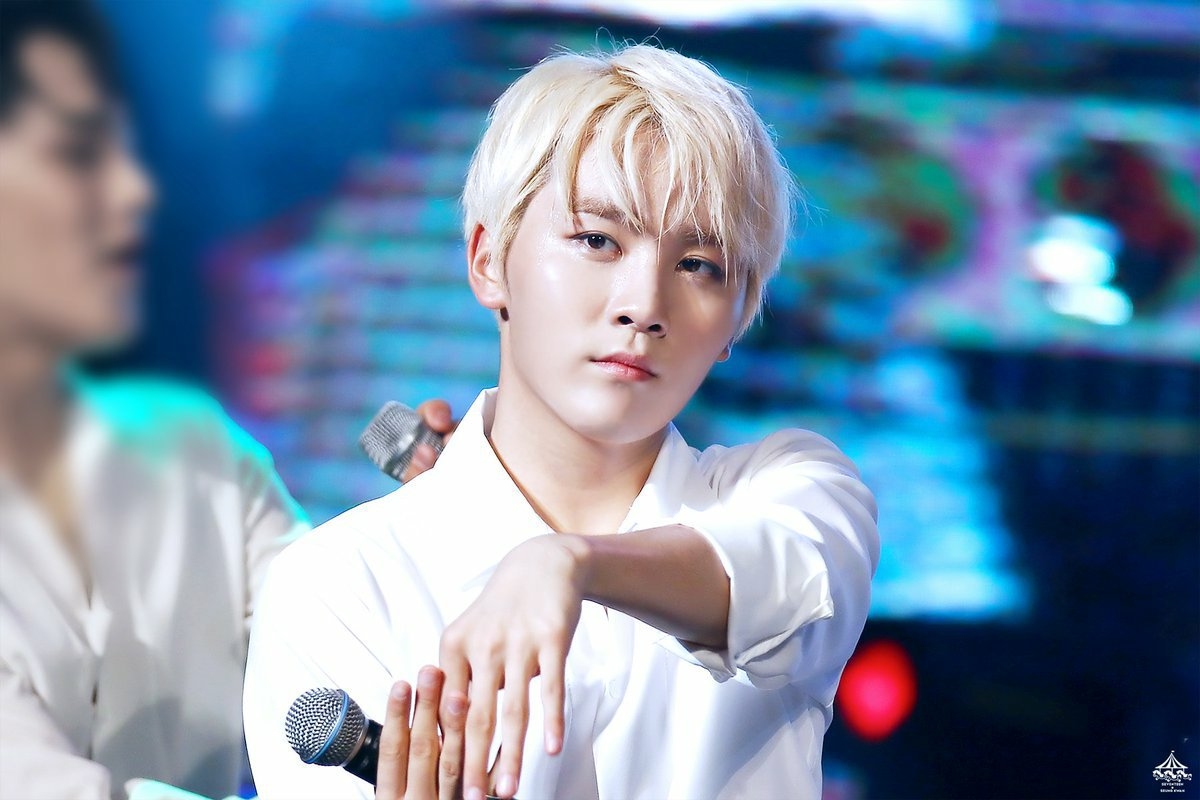 Idol được công ty săn đón bằng cách độc lạ