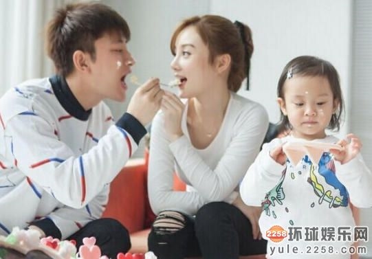 Quá trình theo đuổi Lý Tiểu Lộ của Giả Nãi Lượng