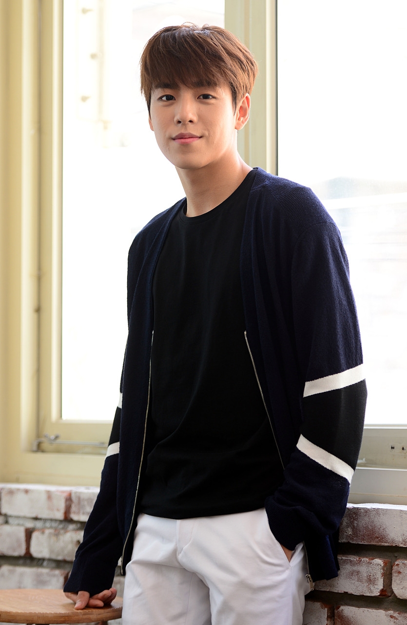 Lee Hyun Woo bất ngờ thông báo nhập ngũ tháng 2/2018