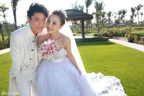 Giả Nãi Lượng - Lý Tiểu Lộ, cầu hôn ồn ào, chia tay cũng chẳng êm ả