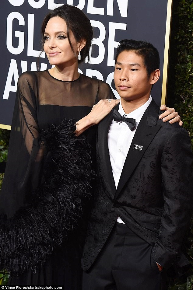Pax Thiên là người con duy nhất Angelina Jolie đưa đi dự Quả Cầu Vàng