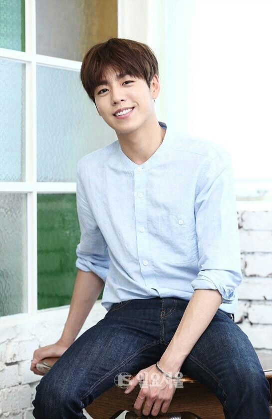 Lee Hyun Woo bất ngờ thông báo nhập ngũ tháng 2/2018