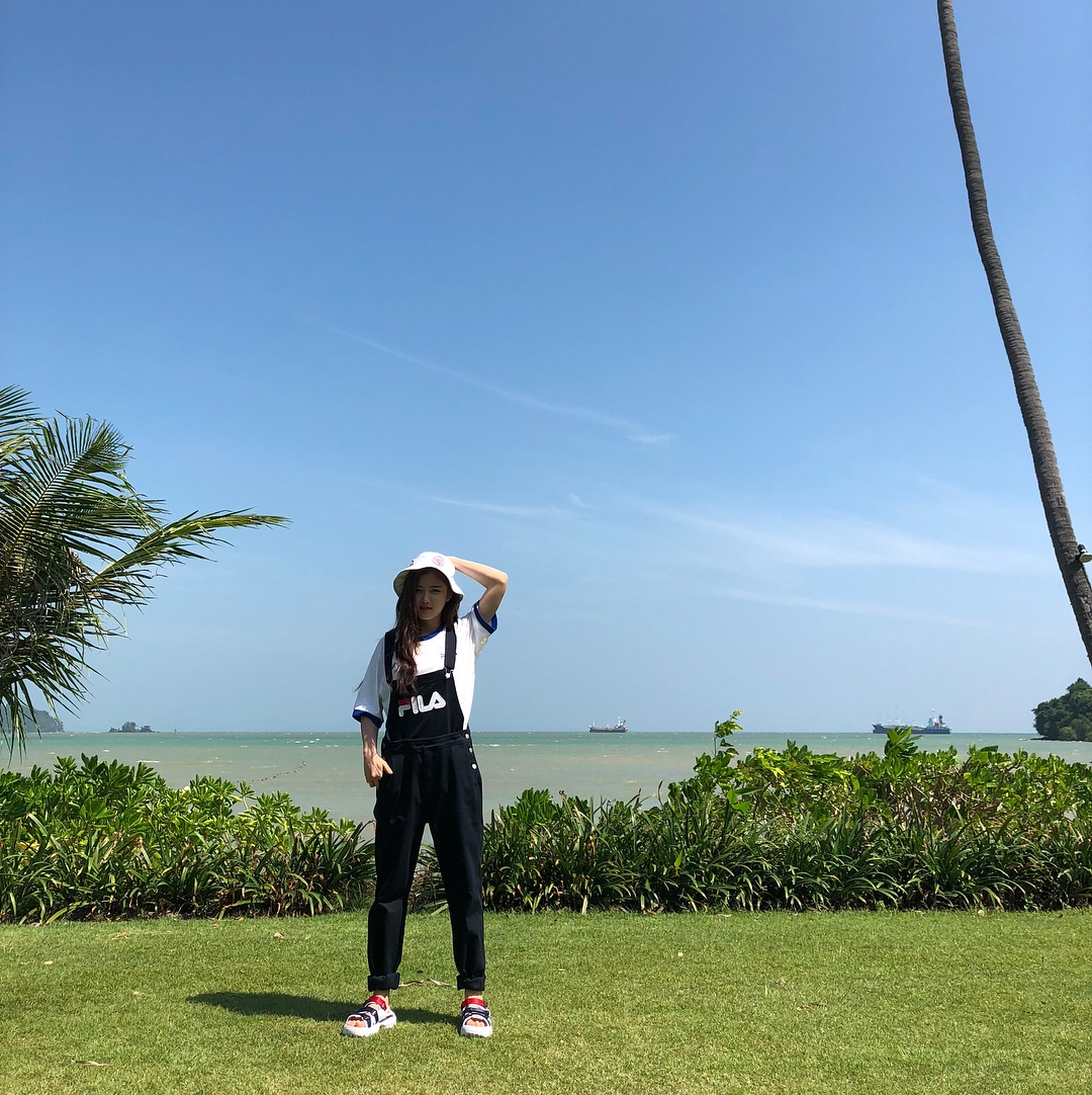 Kim Yoo Jung năng động, trẻ trung, đầy cá tính trong bộ ảnh mới
