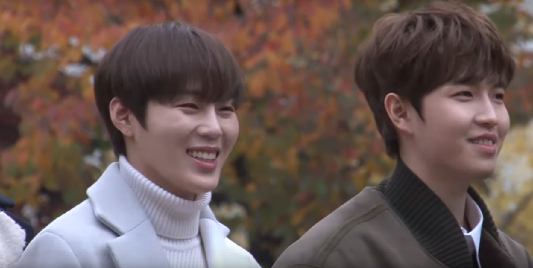 Muôn vàn kiểu phản ứng của các idol khi nghe fan “gào thét” tên mình