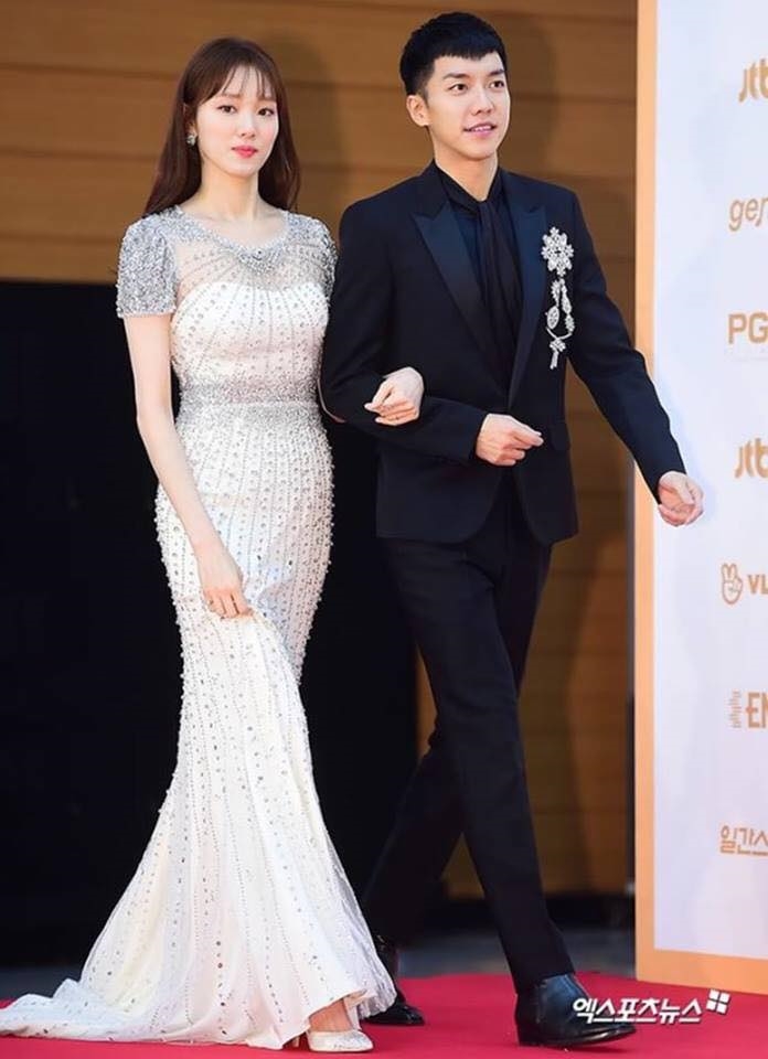 Lee Seung Gi và Lee Sung Kyung cực đẹp đôi tại Golden Disc Awards
