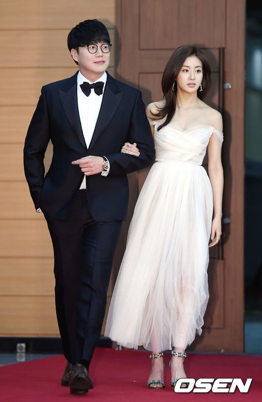 Kang So Ra nổi bật thu hút mọi ánh nhìn trên thảm đỏ Golden Disc Award