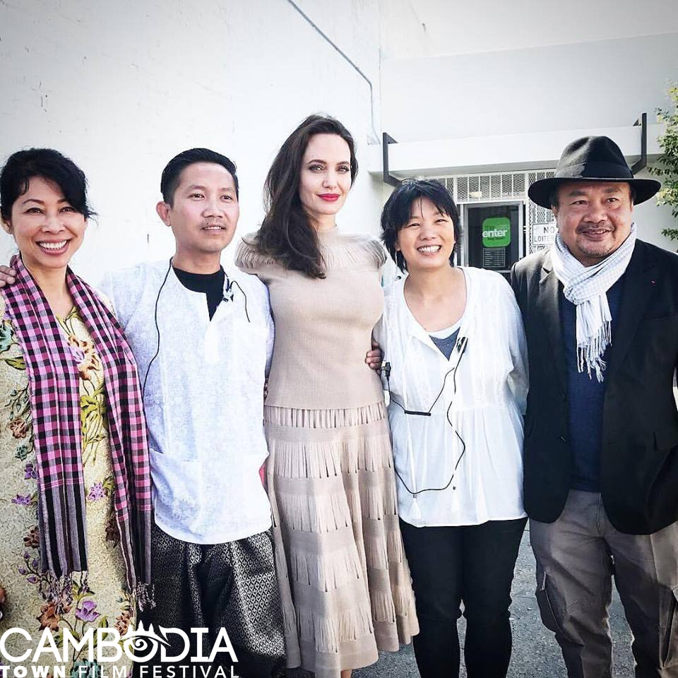 Angelina Jolie vướng nghi án hẹn hò với rapper người Campuchia?