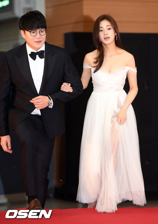 Kang So Ra nổi bật thu hút mọi ánh nhìn trên thảm đỏ Golden Disc Award