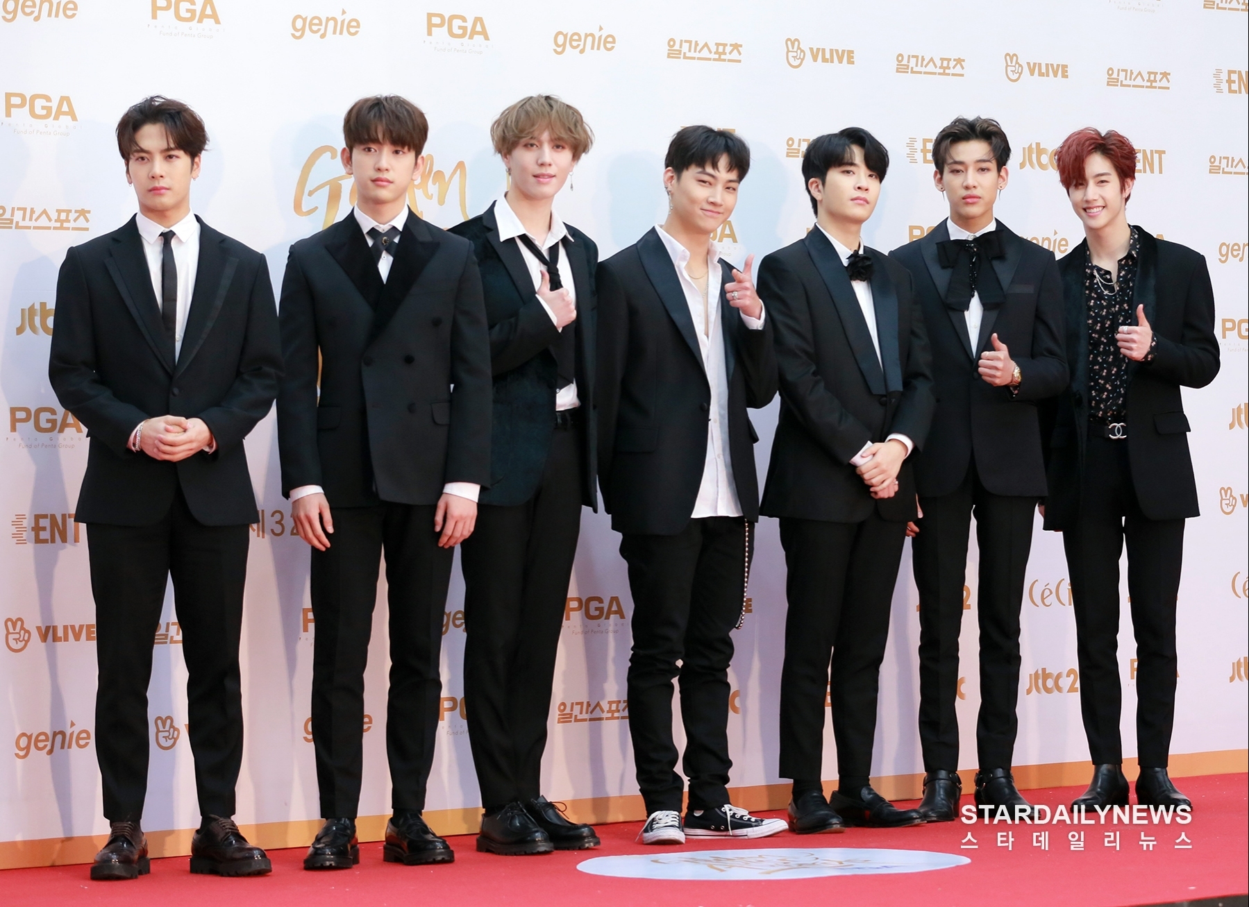 Thảm đỏ Golden Disc Awards: Taeyeon nổi bật bên cạnh loạt trai đẹp