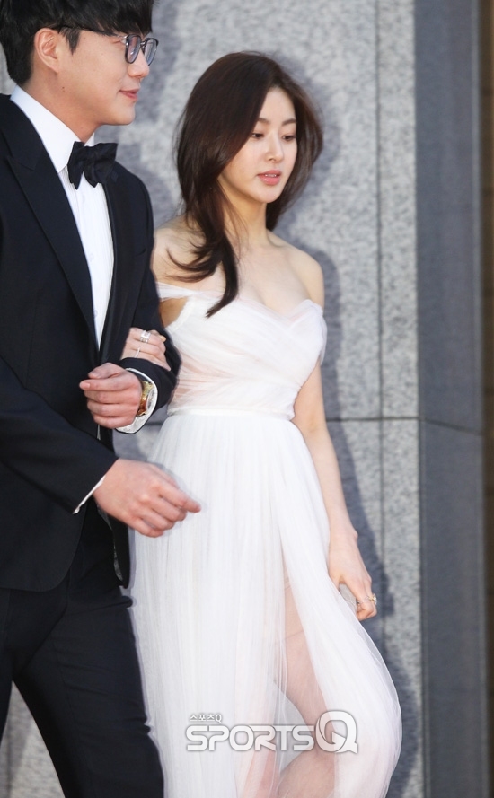 Kang So Ra nổi bật thu hút mọi ánh nhìn trên thảm đỏ Golden Disc Award