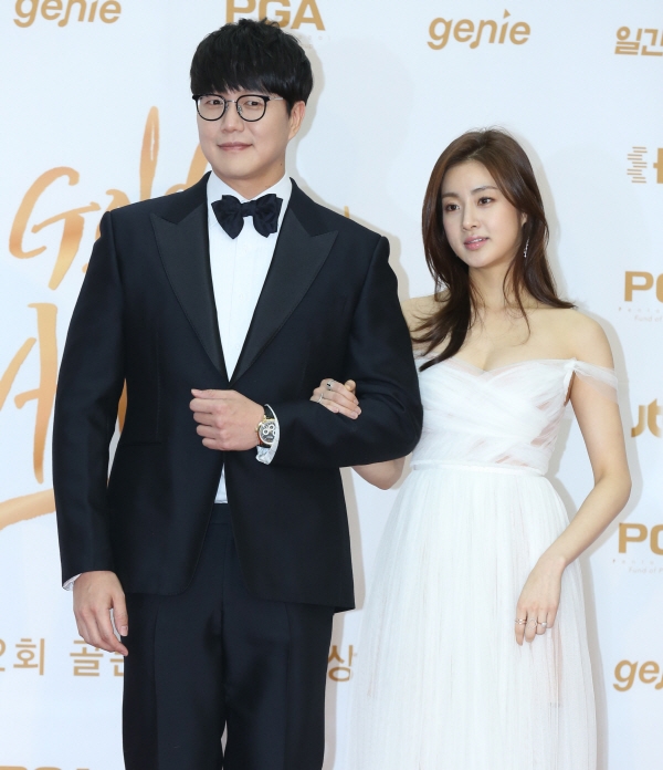 Kang So Ra nổi bật thu hút mọi ánh nhìn trên thảm đỏ Golden Disc Award