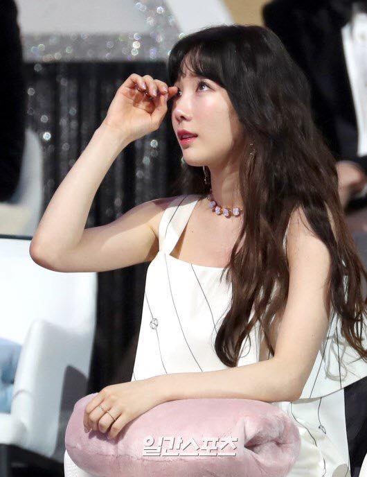 Bằng chứng cho thấy Taeyeon vẫn chưa vượt qua nỗi đau mất đi Jonghyun