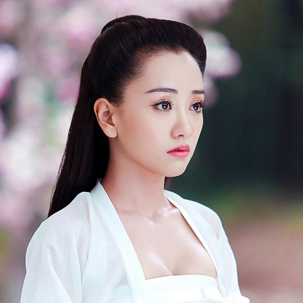 Mỹ nhân Hoa ngữ người được khen, kẻ bị chê vì kiểu tóc mái ngố