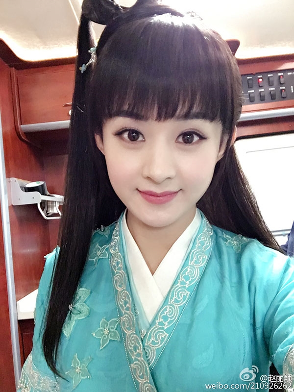 Mỹ nhân Hoa ngữ người được khen, kẻ bị chê vì kiểu tóc mái ngố