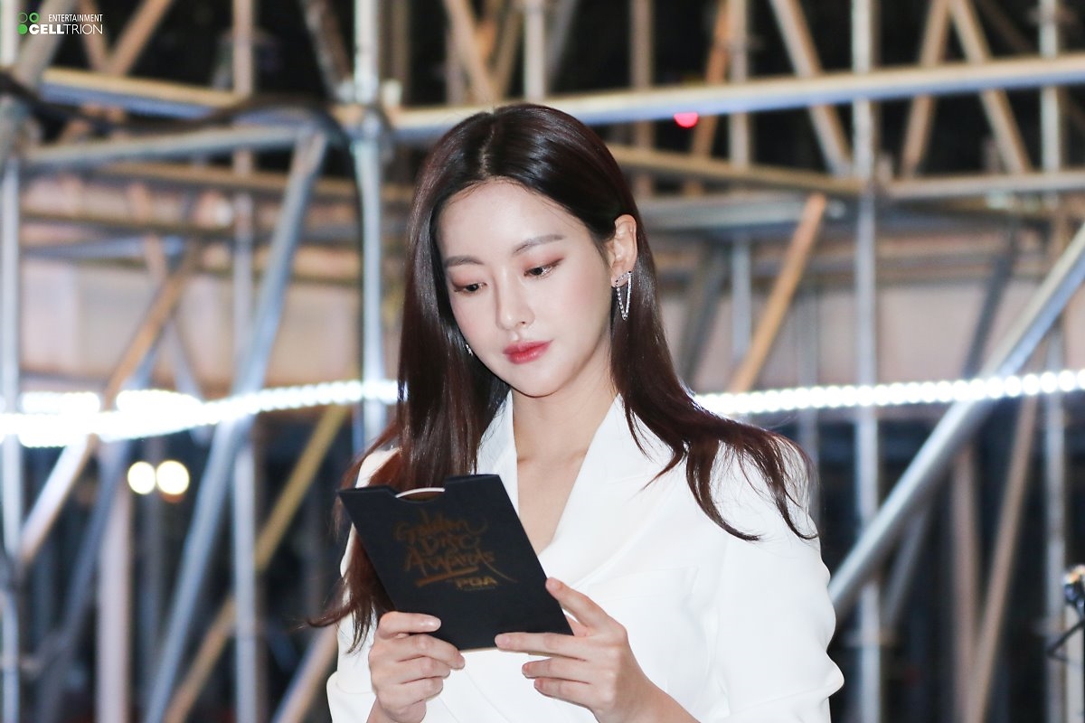 Oh Yeon Seo khoe vẻ đẹp đa dạng, quyến rũ qua loạt ảnh mới