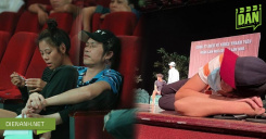 Hoài Linh kiệt sức tập kịch Tết: Gối tay ngủ gục trên sân khấu