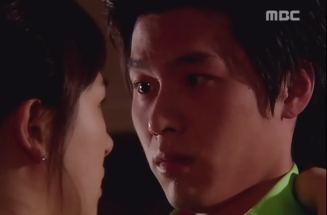 Bất ngờ với gương mặt không trang điểm của Suzy