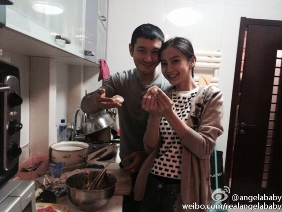 AngelaBaby hé lộ ngày sinh, Huỳnh Hiểu Minh kể khổ vì nấu ăn cho vợ bầu bí.