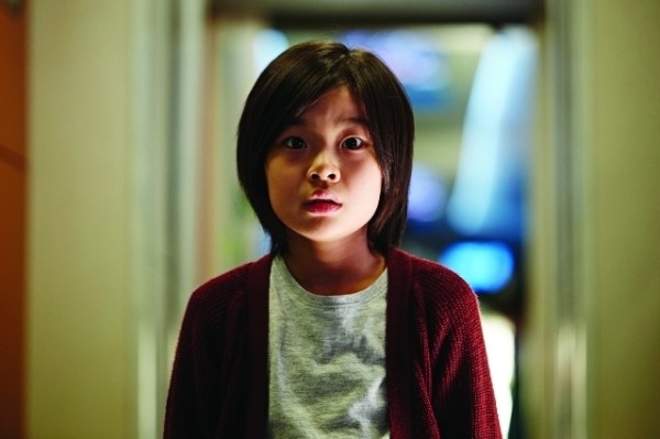 Chỉ mới 11 tuổi, con gái Gong Yoo đã làm nên lịch sử tại LHPQT Busan
