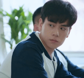 Những mỹ nam học đường của Cbiz khiến hội chị em chỉ muốn được lưu ban
