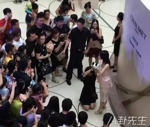 Ngỡ ngàng vì thái độ của sao Cbiz với trợ lý