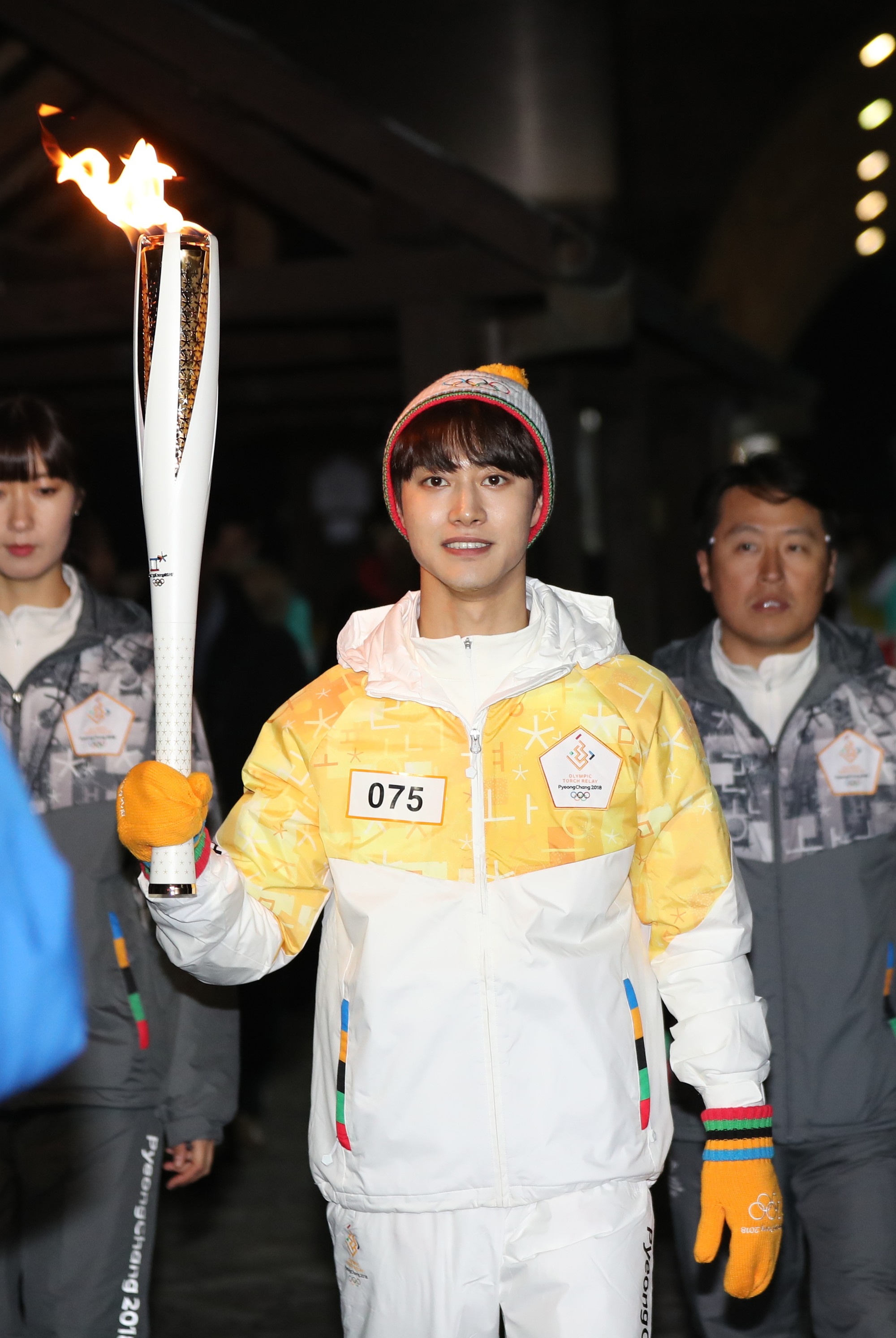 Dàn sao Hàn rạng rỡ rước đuốc cho Olympic mùa đông