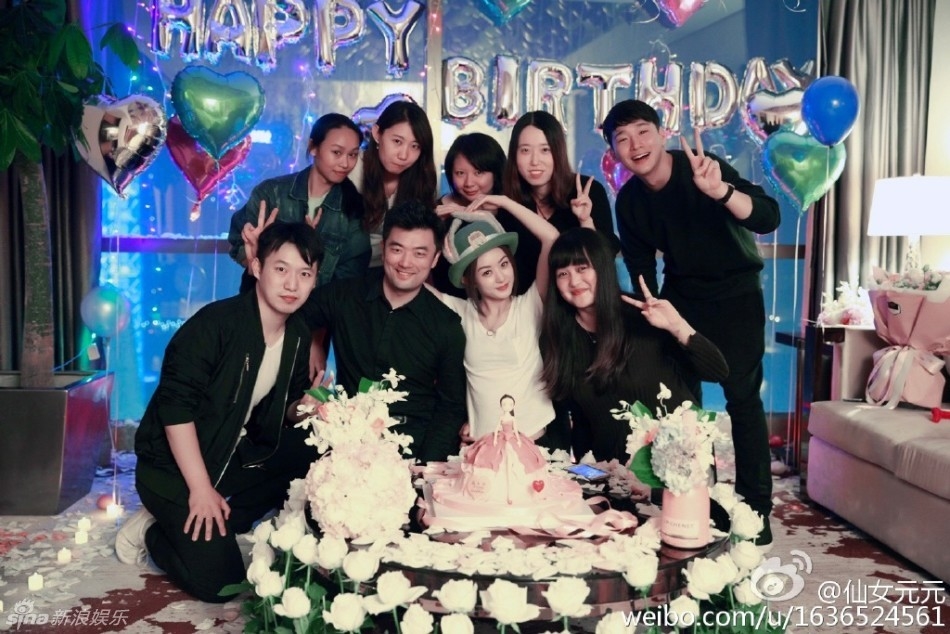 Người concert hoành tráng, người giản dị bên gia đình trong sinh nhật