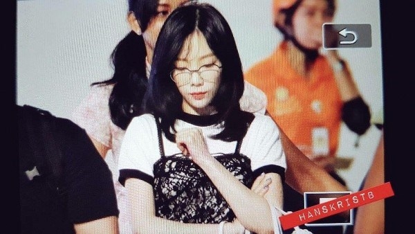 Taeyeon "lọt thỏm" giữ rừng vệ sĩ sau sự cố sàm sỡ, té ngã lần trước