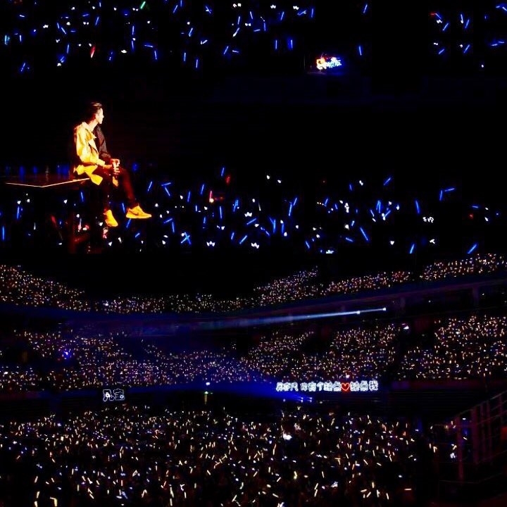 Người concert hoành tráng, người giản dị bên gia đình trong sinh nhật