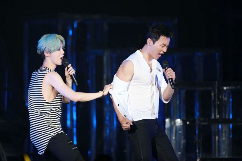 Người concert hoành tráng, người giản dị bên gia đình trong sinh nhật