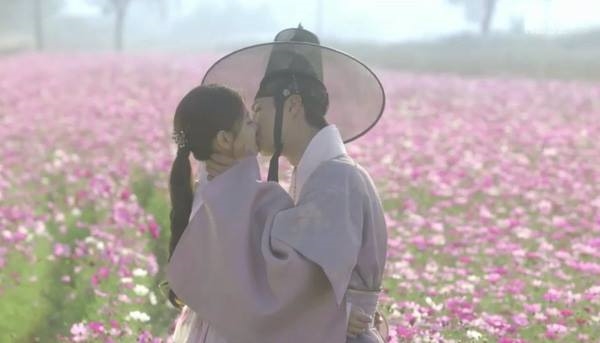 Nay đã lớn, sao nhí Kim Yoo Jung xinh đẹp xexy "vượt mặt" đàn chị