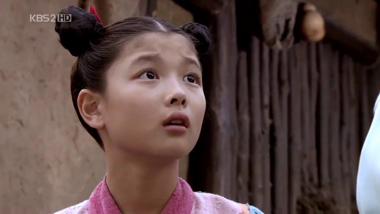 Nay đã lớn, sao nhí Kim Yoo Jung xinh đẹp xexy "vượt mặt" đàn chị