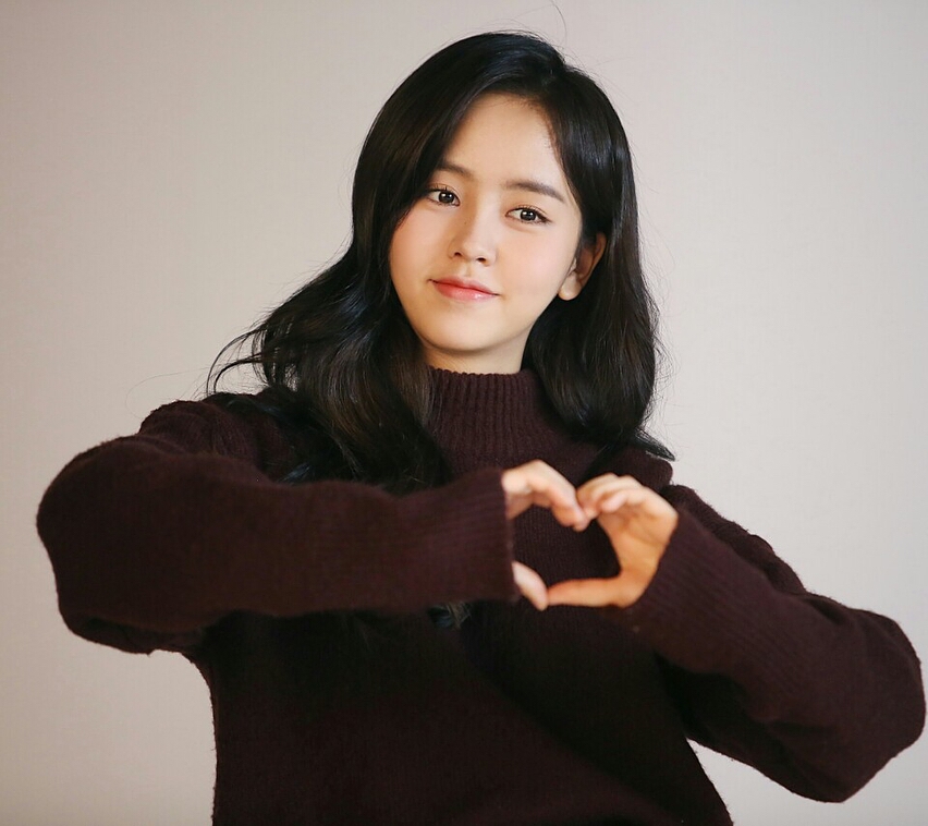 Kim So Hyun khoe ảnh mới xinh yêu vô đối trên trang cá nhân