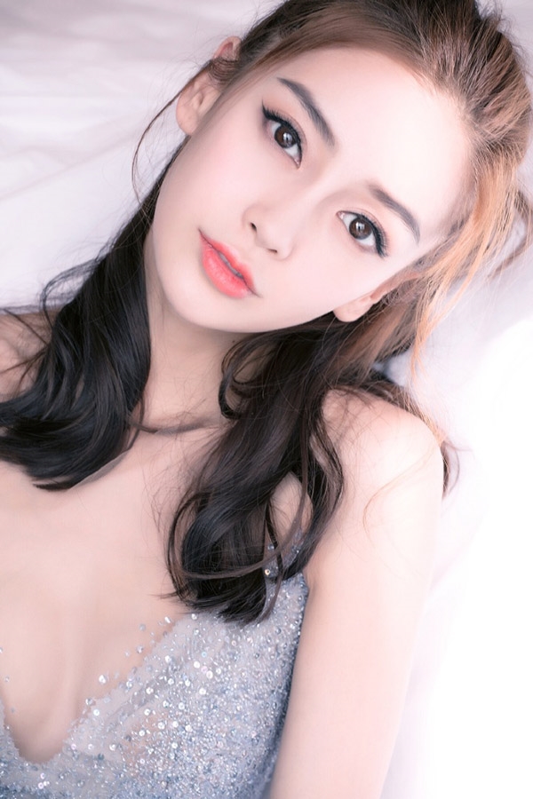 Huỳnh Hiểu Minh bất ngờ chê AngelaBaby diễn kém