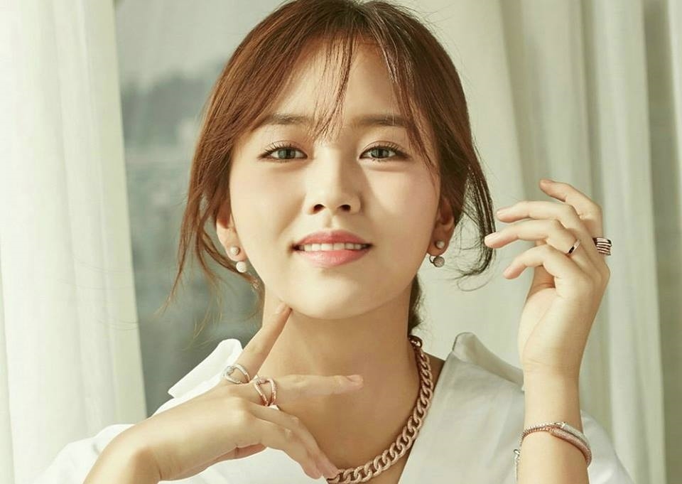Đến những kiểu tóc dịu dàng, đằm thắm đầy nữ tính: