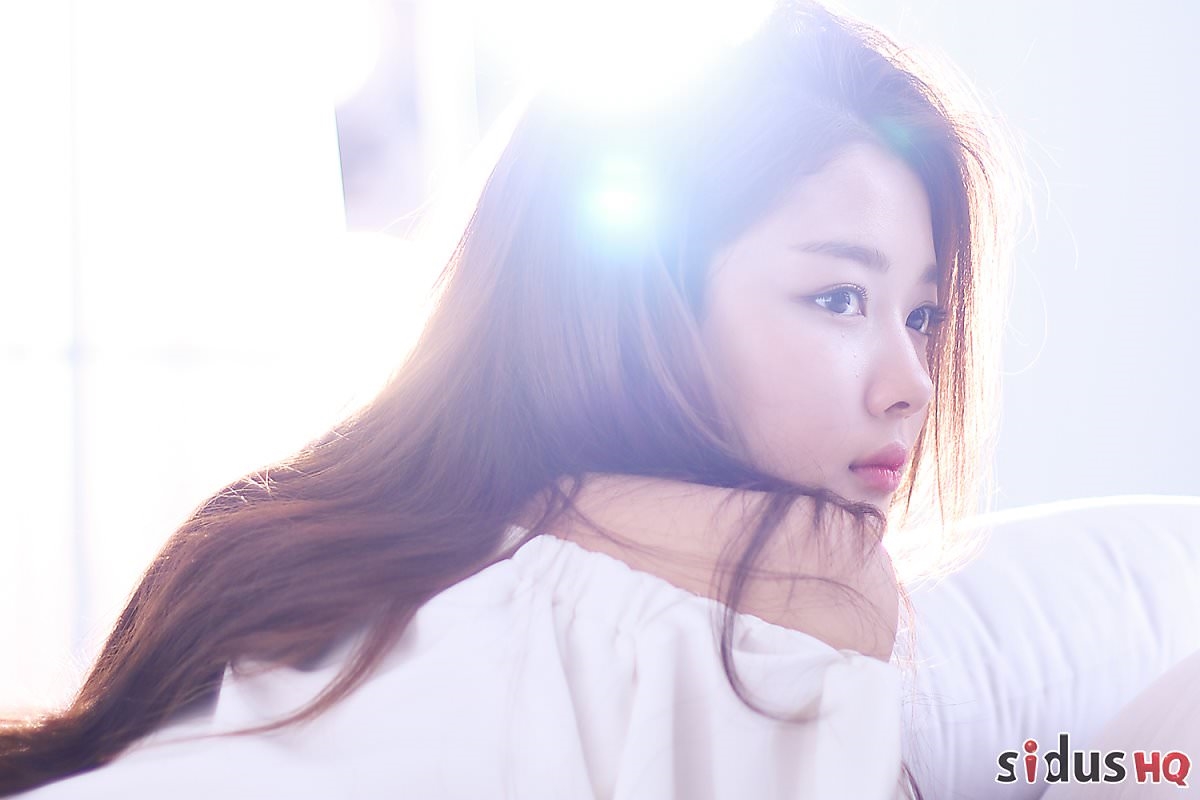 Kim Yoo Jung xinh xắn như thiên thần trong loạt ảnh quảng cáo mới