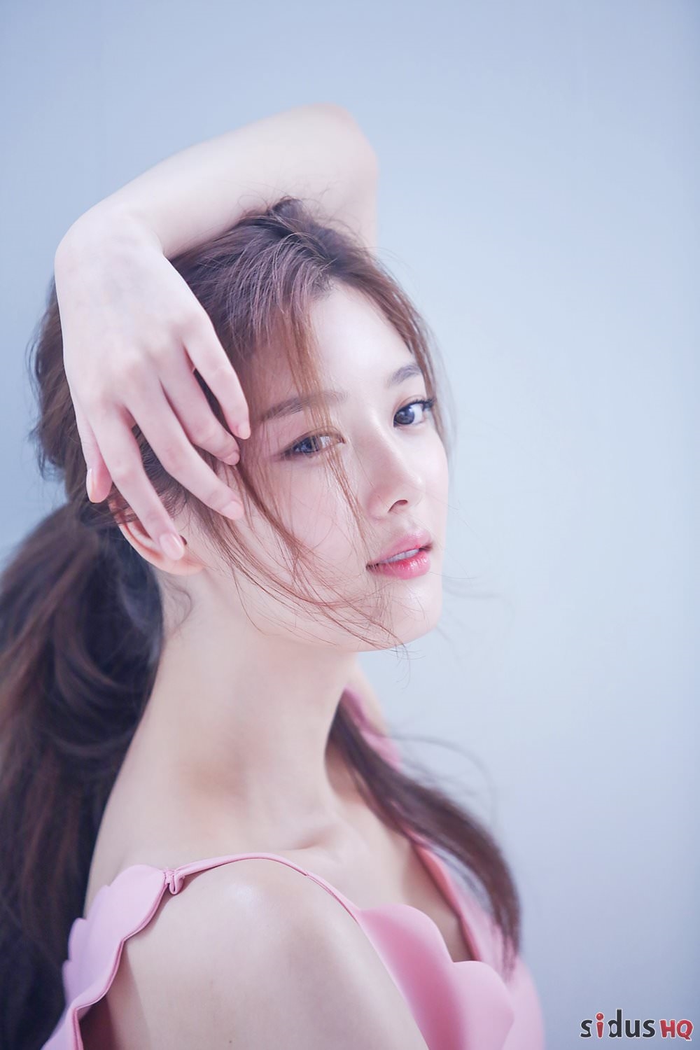 Kim Yoo Jung xinh xắn như thiên thần trong loạt ảnh quảng cáo mới