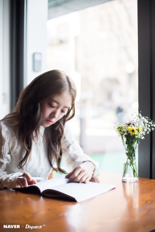 Sửng sốt trước nhan sắc mỹ miều của nàng 'cương thi' gây sốt