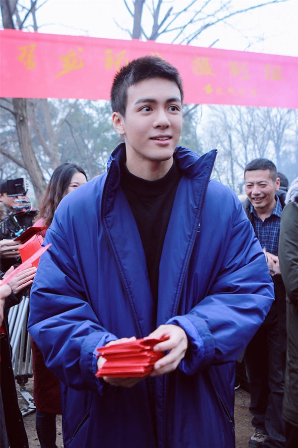 Fan Kim Dung khóc thét vì Trương Vô Kỵ của Tân Ỷ Thiên Đồ Long Ký