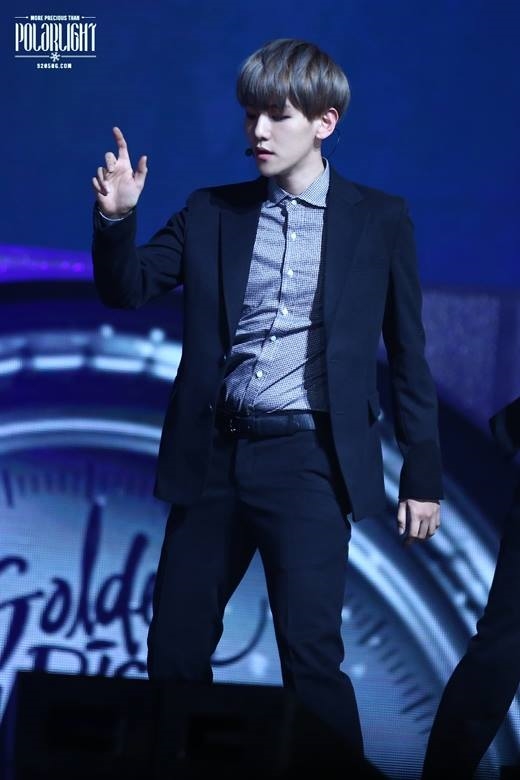 Baekhyun trở lại "buôn lê", EXO-L tá hỏa phát hiện 6 múi đã là quá khứ