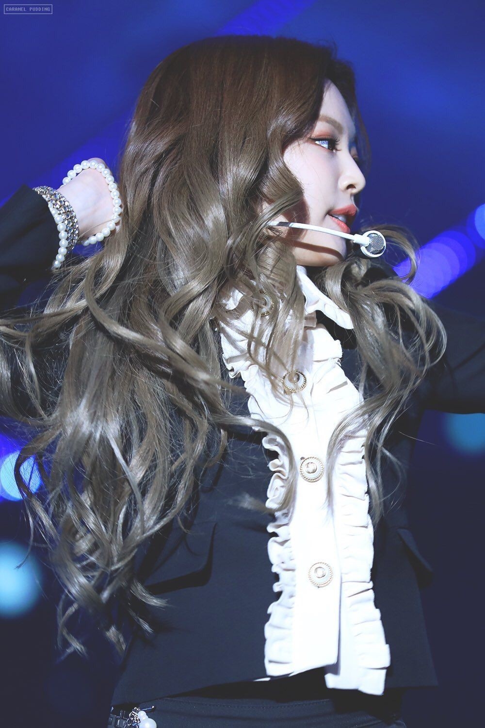 Cứ những idol này dùng món gì là món đó sẽ trở thành "hot item"