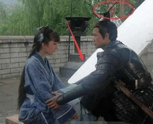 Phì cười với những lỗi màn ảnh sai quá sai của phim truyền hình Cbiz