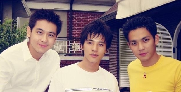 Ảnh thân thiết của bộ tứ sao Hoa 'trẻ mãi không già'