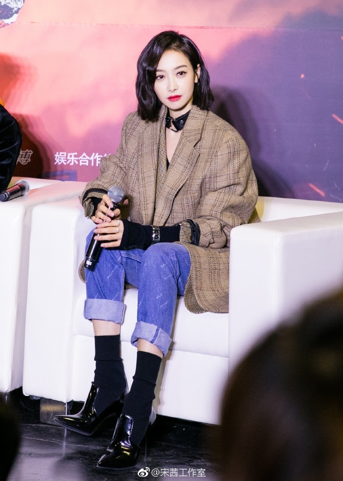 Xinh đẹp cá tình Victoria F(x) lấn át cả Trần Vỹ Đình, Lộc Hàm và Vương Gia Nhĩ