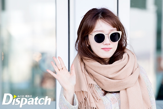 Lee Sung Kyung gây 'bão' với phong cách thời thượng tại sân bay