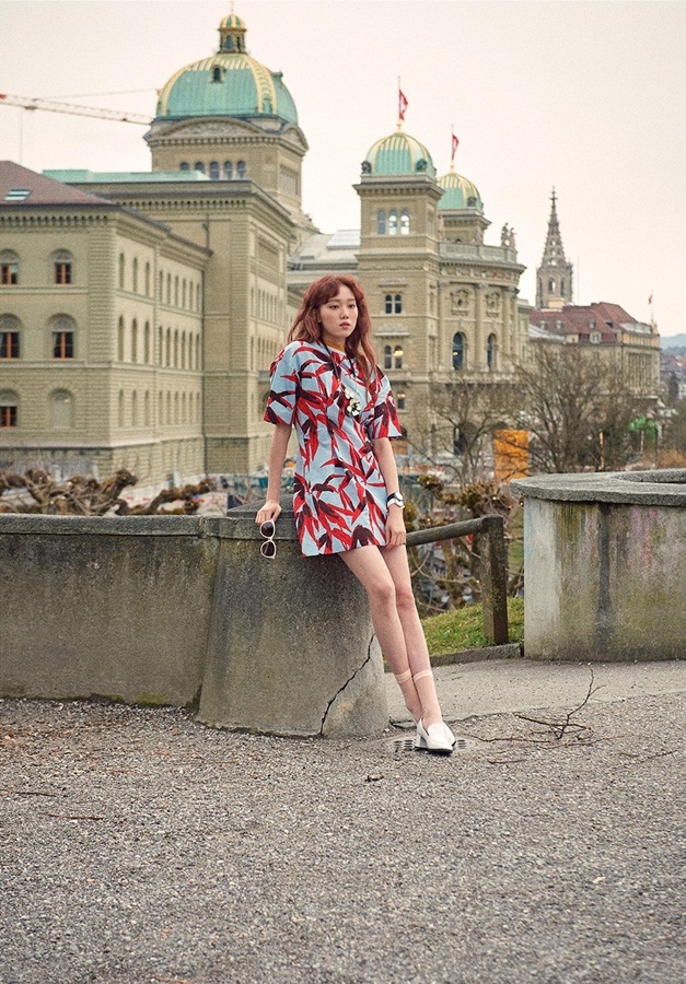 Knet tin rằng tỉ lệ cơ thể của Lee Sung Kyung là quá xuất sắc
