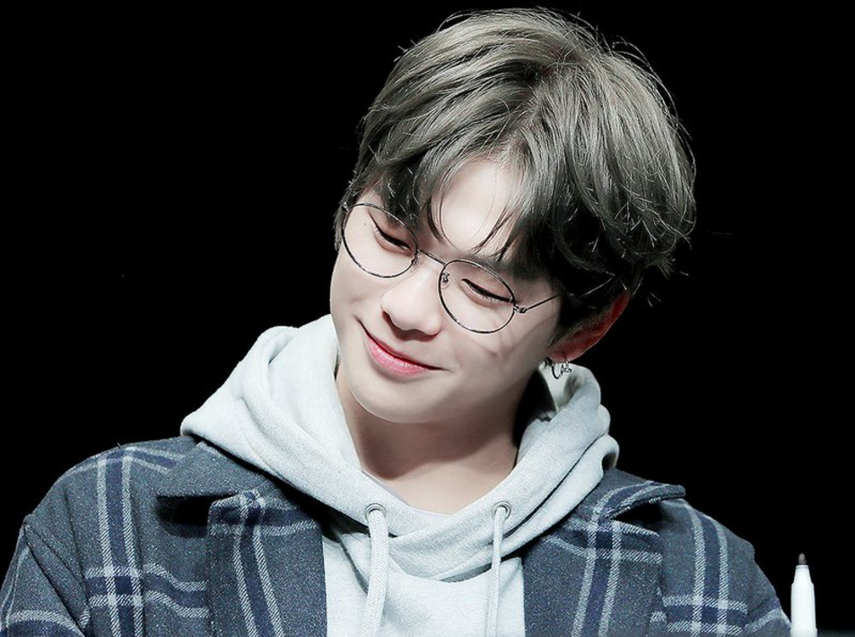 Knet đang 'náo loạn' vì tin đồn Taeyeon và Kang Daniel hẹn hò