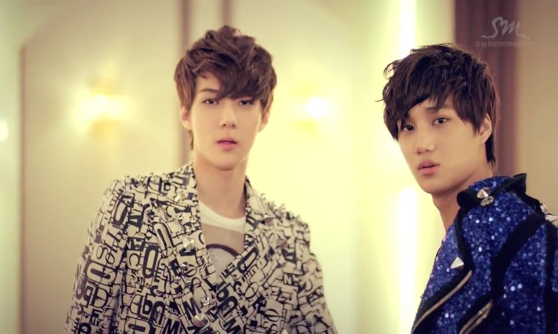 Những idol Hàn này đã từng được đồng nghiệp mời đóng chung MV